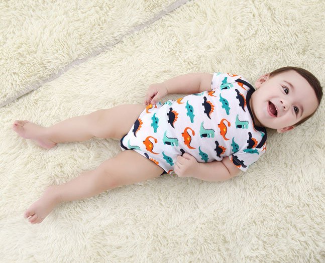 Tips Memilih Baju  Bayi  Baru  Lahir  yang  Aman dan Nyaman 